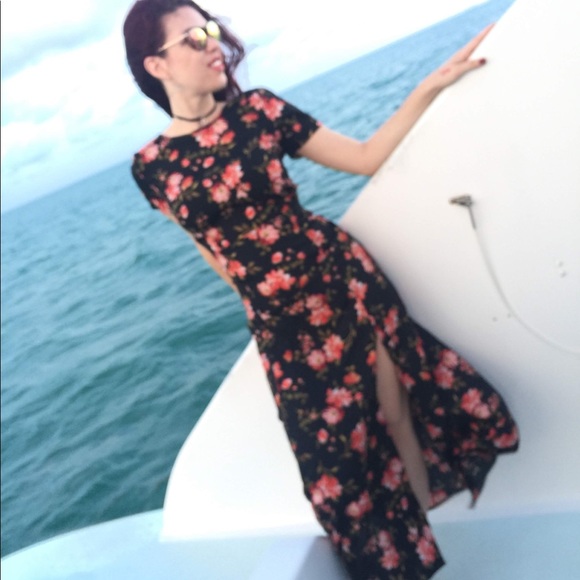 Primark Dresses & Skirts - Gorgeous floral maxi dress